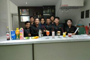 Praktek Bartending 3 Praktek Bartending 3