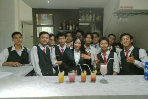 Praktek Bartending 6 Praktek Bartending 6