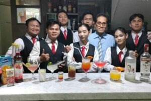 Praktek Bartending 8 Praktek Bartending 8