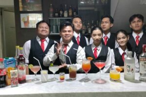 Praktek Bartending 9 Praktek Bartending 9